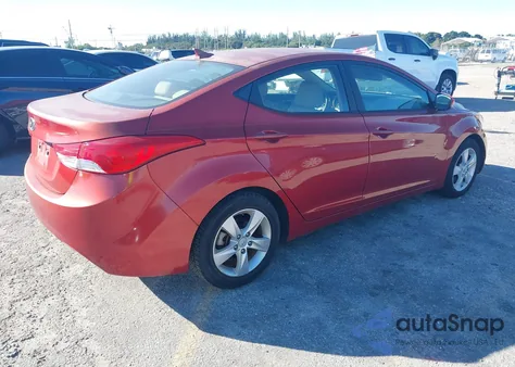 2013 Hyundai Elantra Gls z USA, uszkodzony, nr VIN KMHDH4AE8DU808862